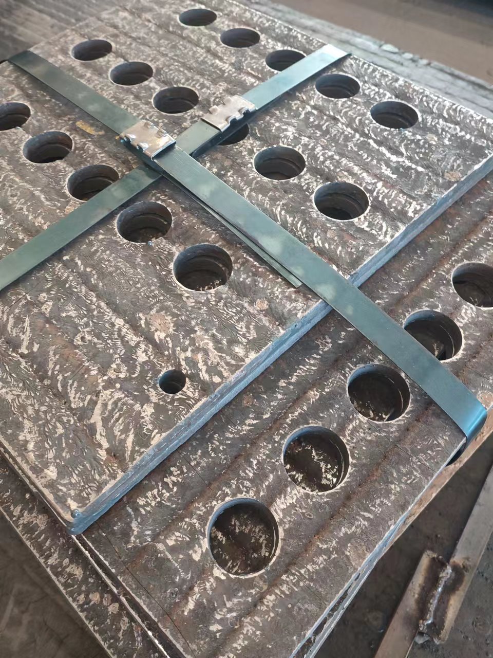 香港等离子切割件耐磨板