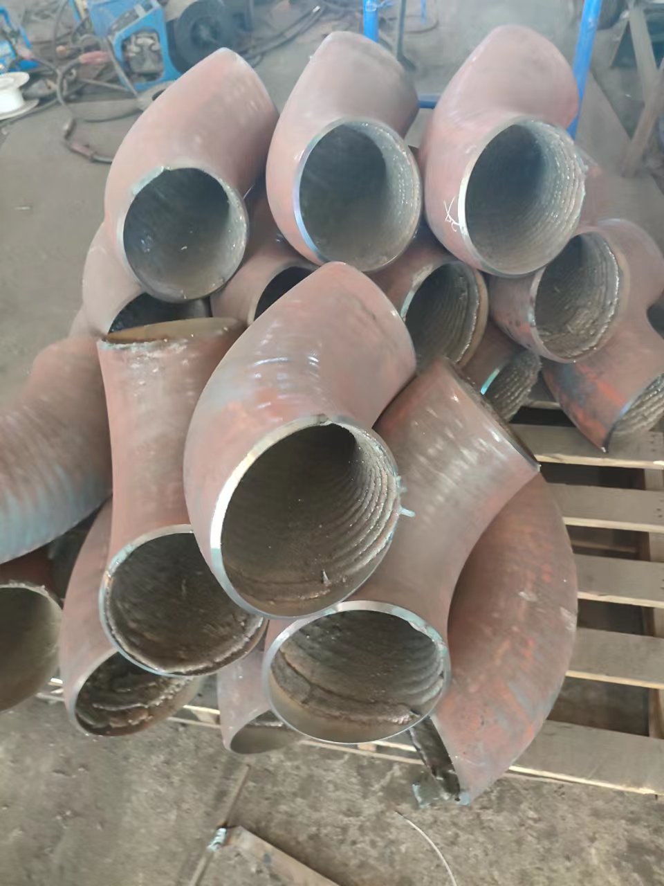 香港高铬合金耐磨弯头 堆焊耐磨弯头