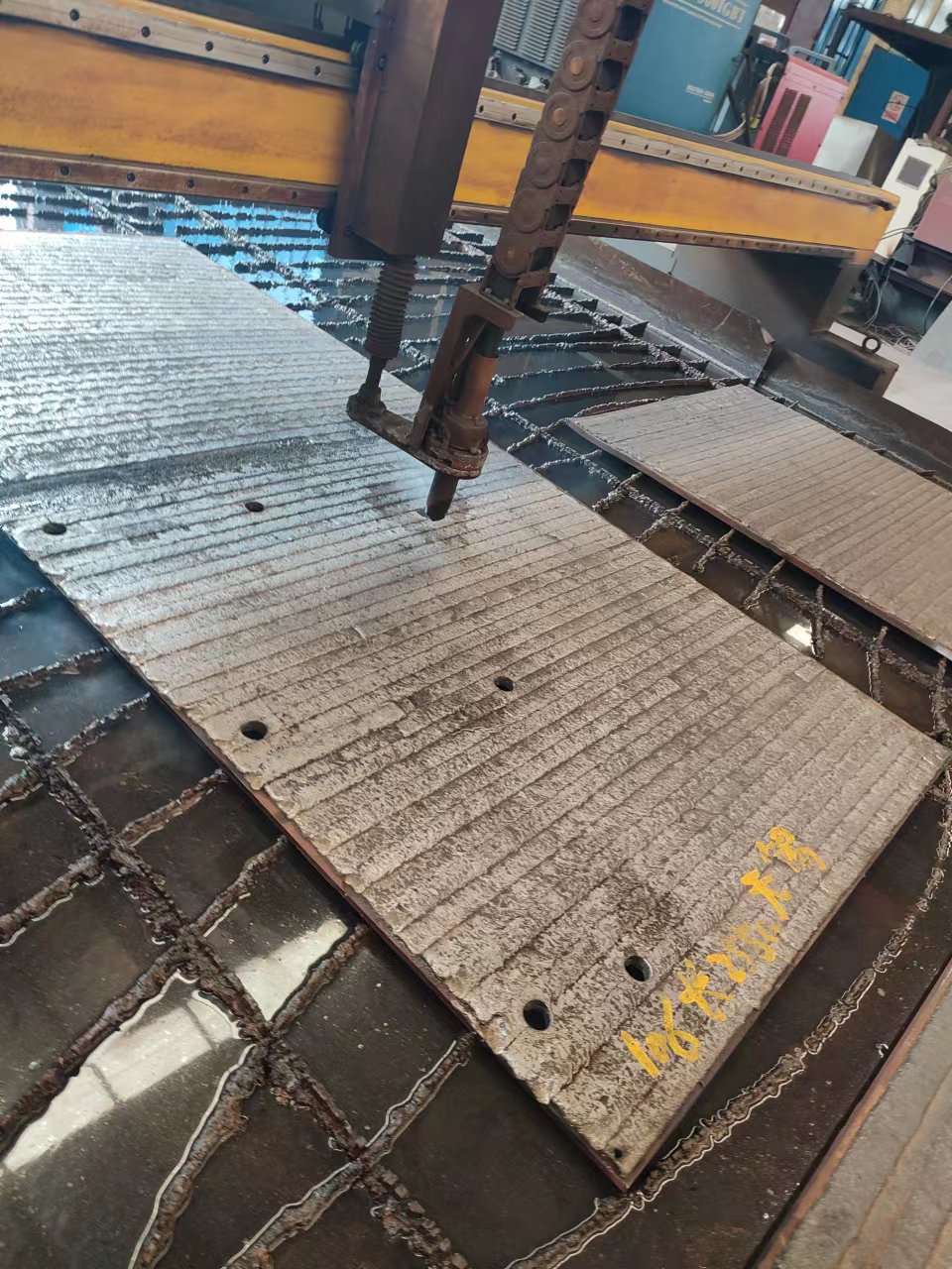 香港避免碳化铬耐磨板淬火开裂的合理对策