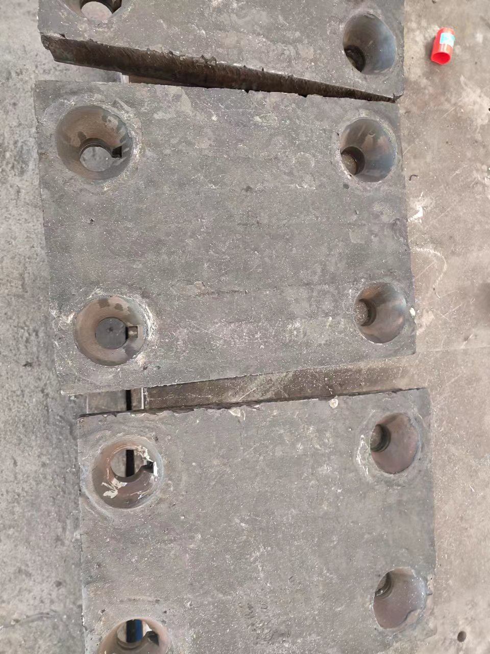 香港七种碳化铬堆焊耐磨钢板的加工方式