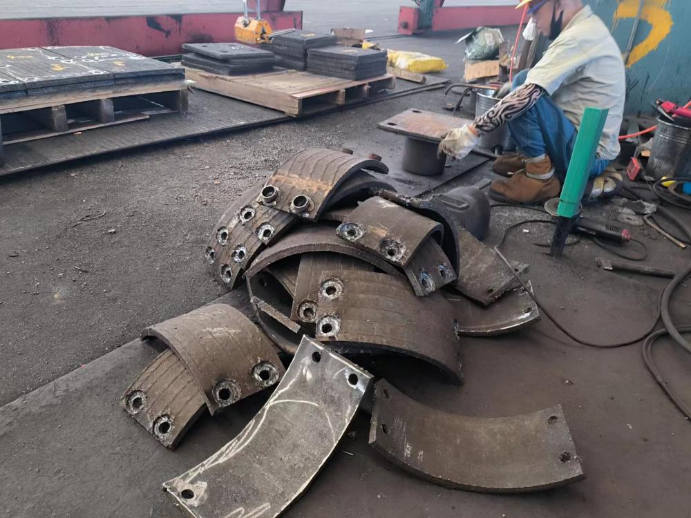 香港堆焊耐磨板切割定制件