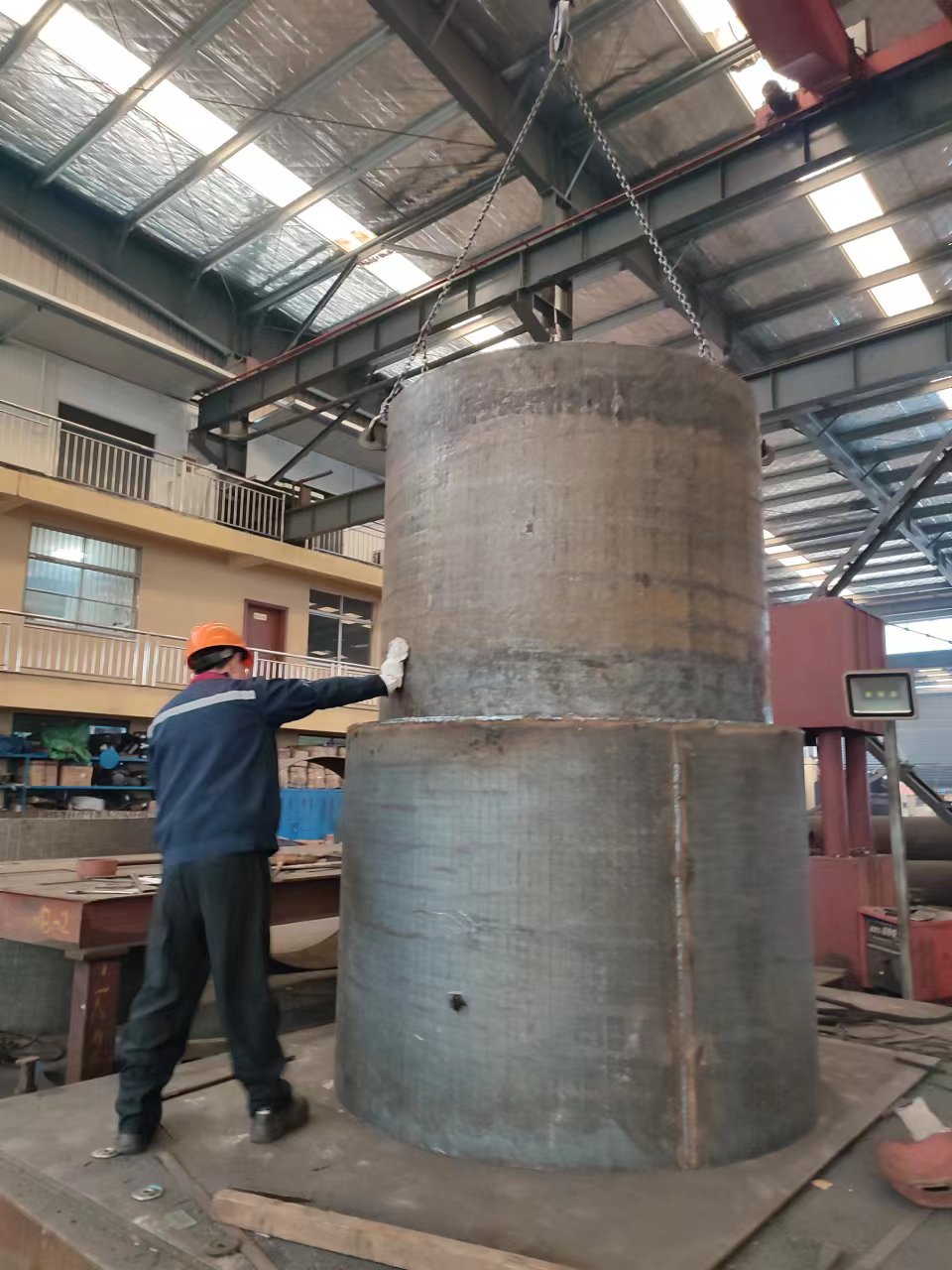 香港碳化铬耐磨料仓 碎玻璃料仓 堆焊耐磨钢板