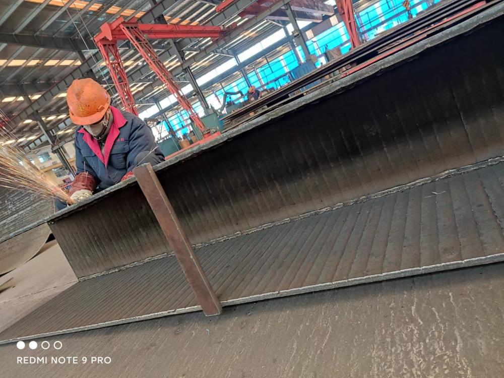 香港堆焊耐磨板溜槽，溜槽衬板