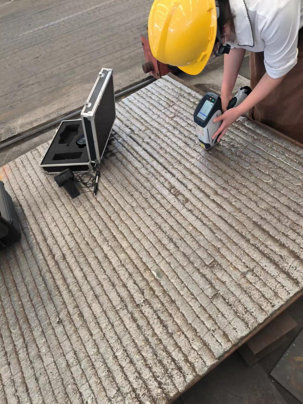 香港高铬耐磨板8+6 10+4 12+8