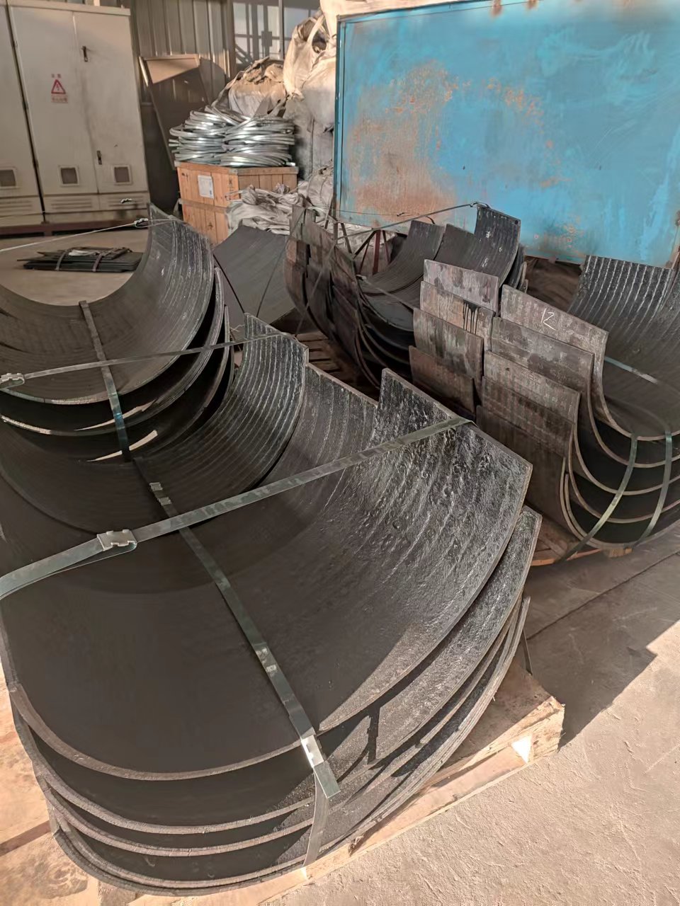 香港钢板压弧度 堆焊耐磨板