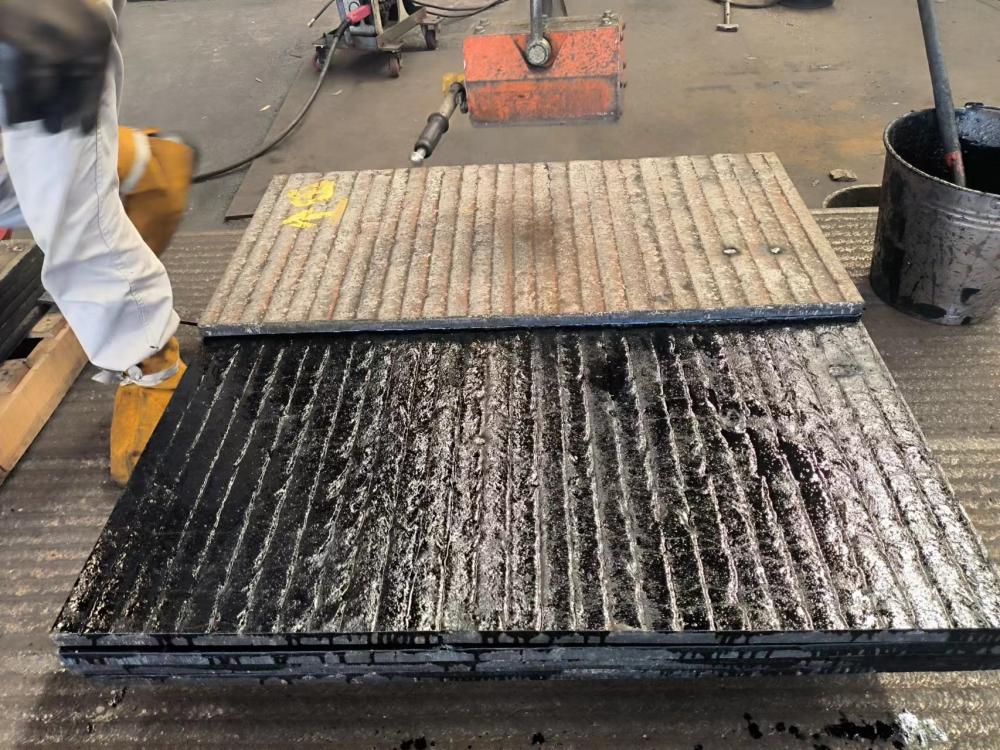 香港CR7C3耐磨板 双金属复合耐磨板