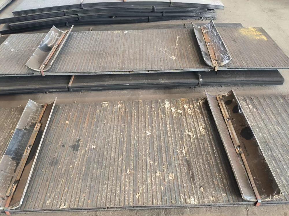 香港煤矿溜槽耐磨衬板